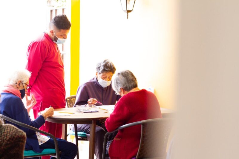 Asistencia integral del adulto mayor.