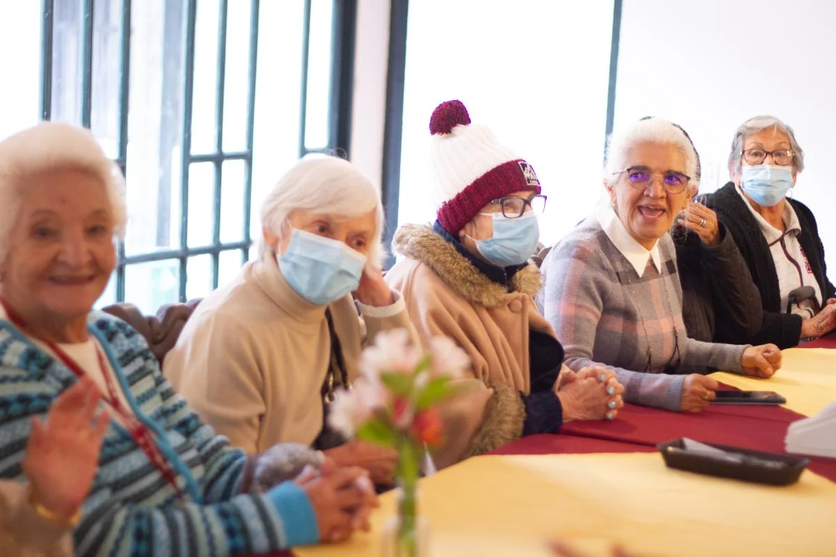 Terapia de la risa en el adulto mayor